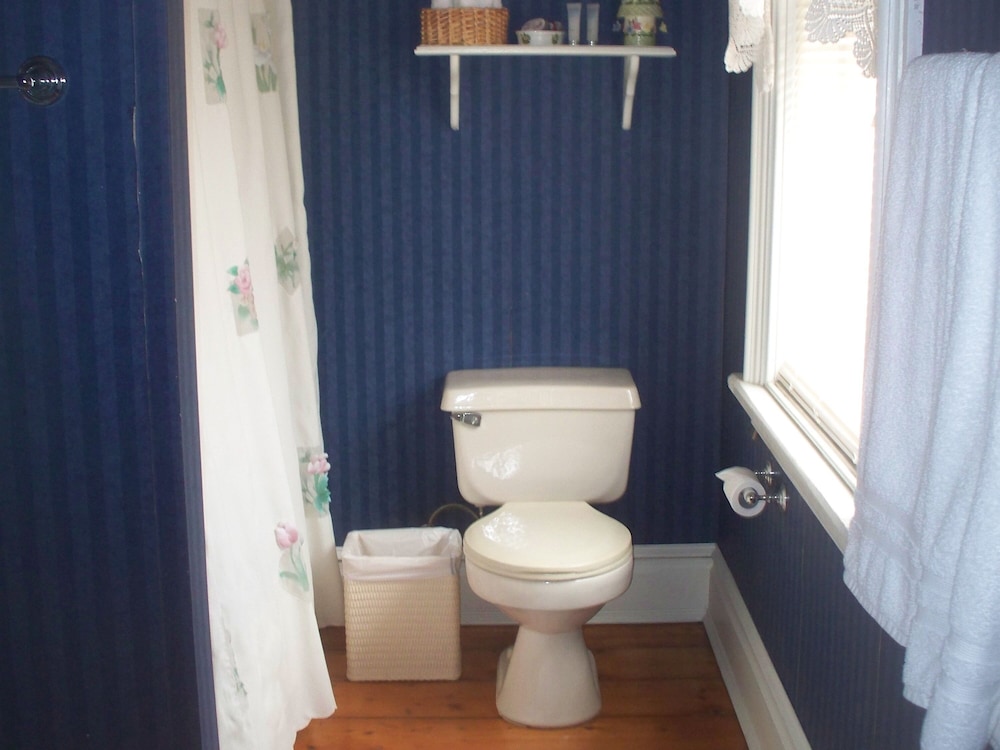 Superior Double Room, Ensuite (Morning Glory ) photo 3