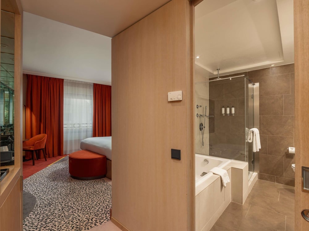 Suite Junior, 1 très grand lit, vue cour intérieure (Duplex. Separate Lounge)