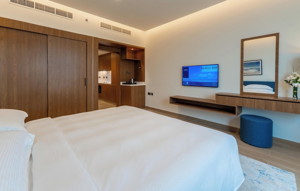 Studio, 1 King Bed, Balcony, Sea View