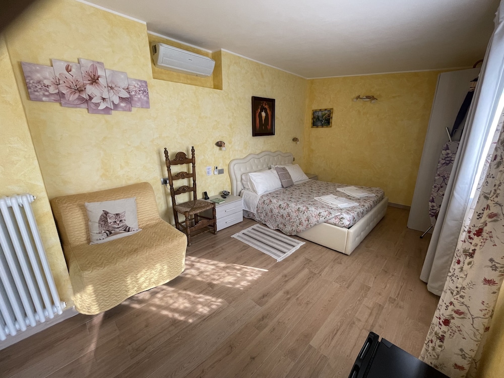 Deluxe Triple Room, Poolside (Primula) photo 2