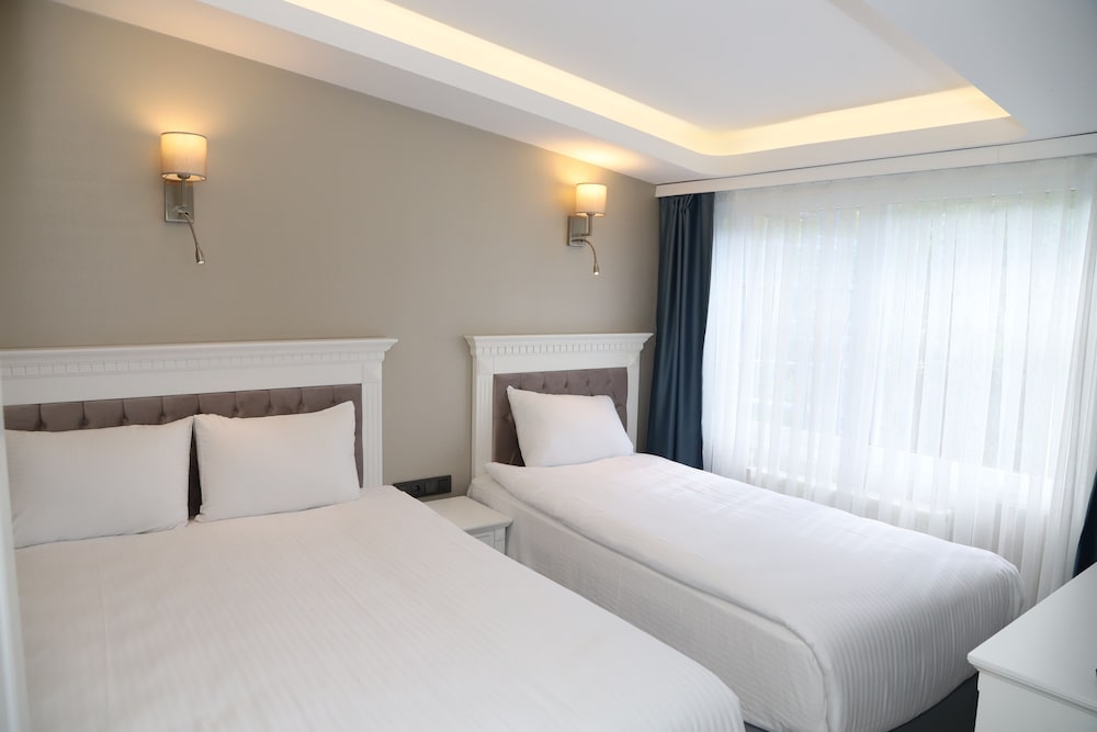 Deluxe Suite photo 2