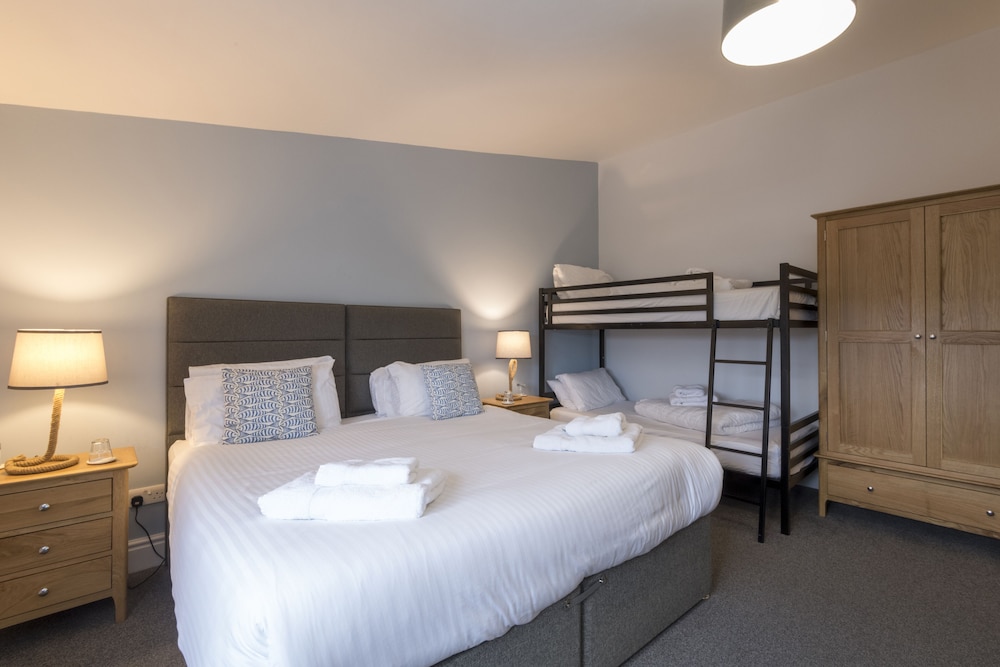 Family Room, Multiple Beds, Non Smoking photo 1