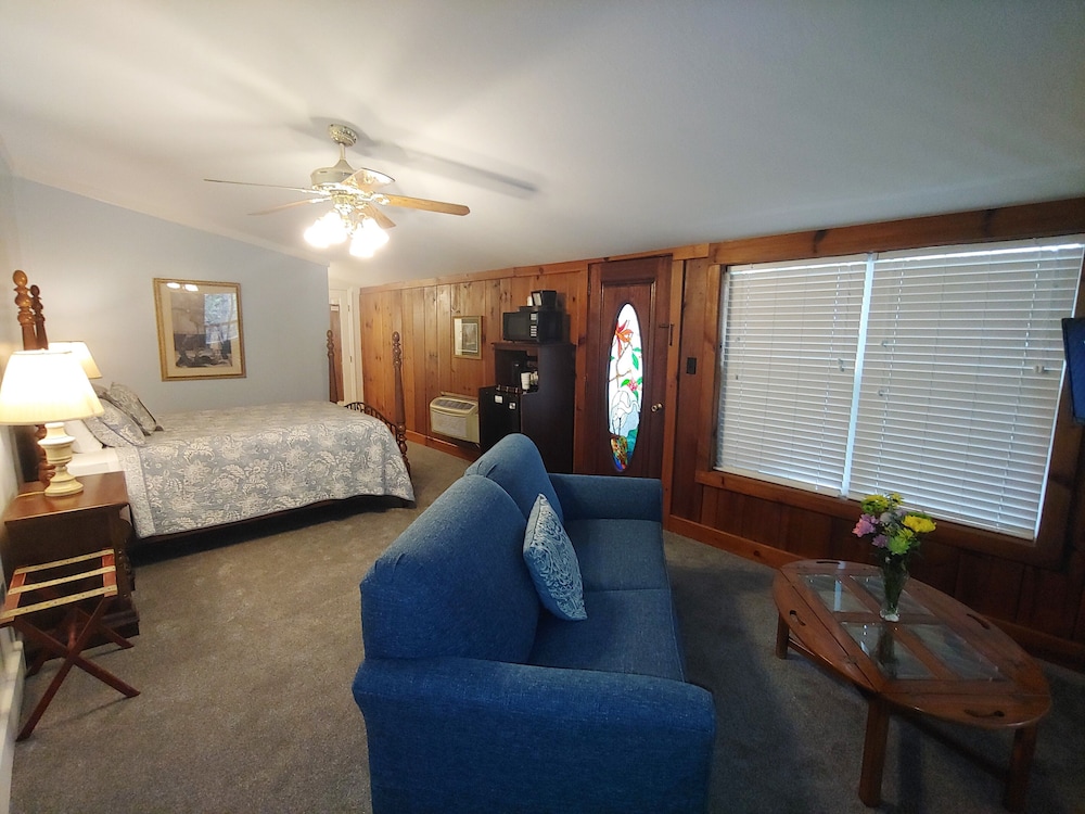 The White Heron Room photo 2