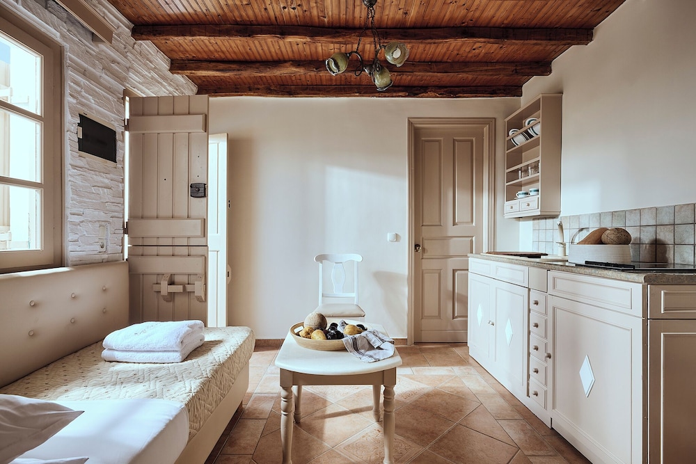 Economy Triple Room