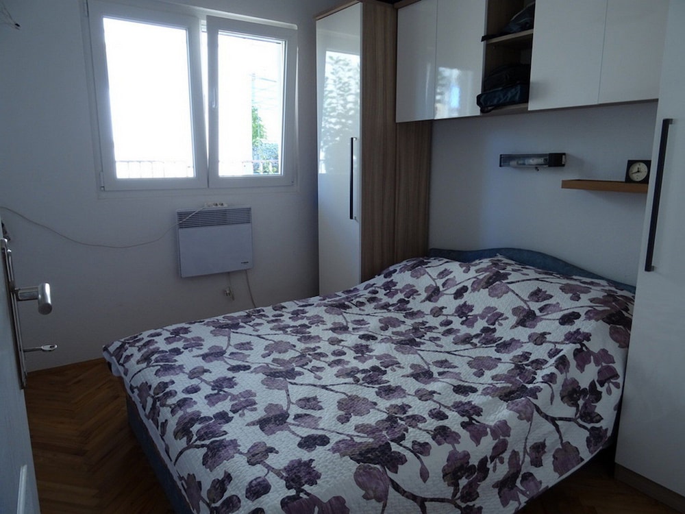 House (Three Bedroom Holiday Home With Terra)