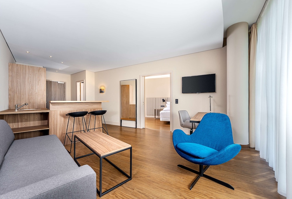 Junior Suite (Extra Bed 2 adults + 1 child) - Photo 7