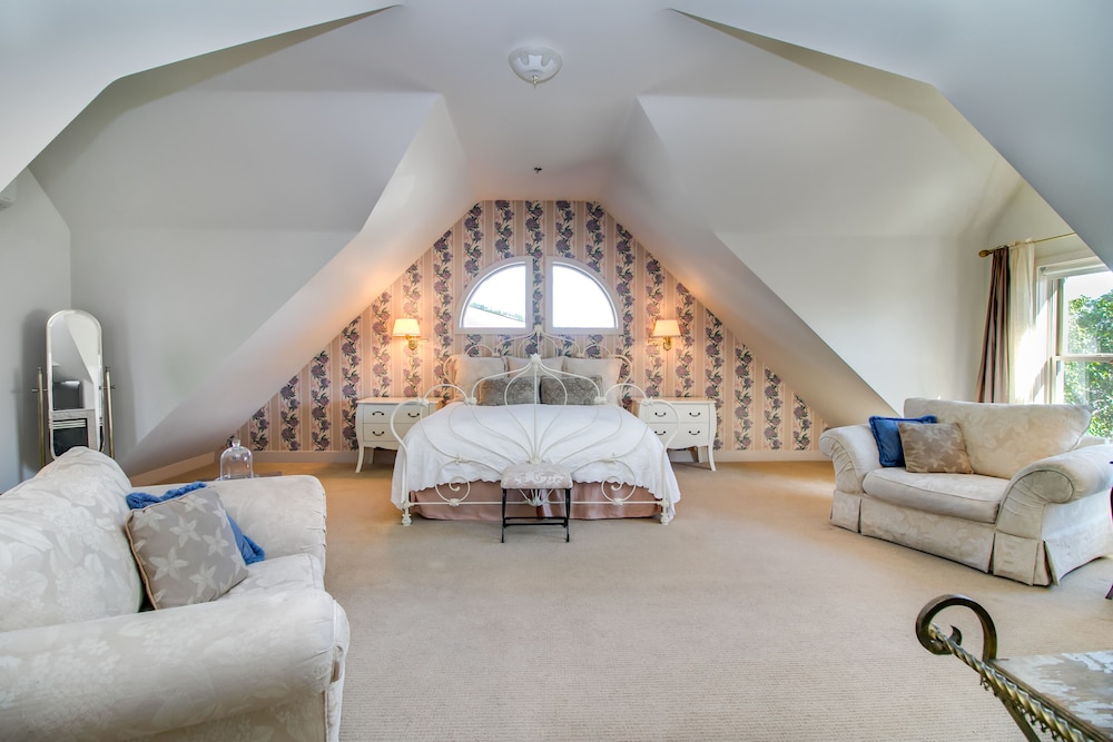 Suite, 1 King Bed (Eleanor Rose)