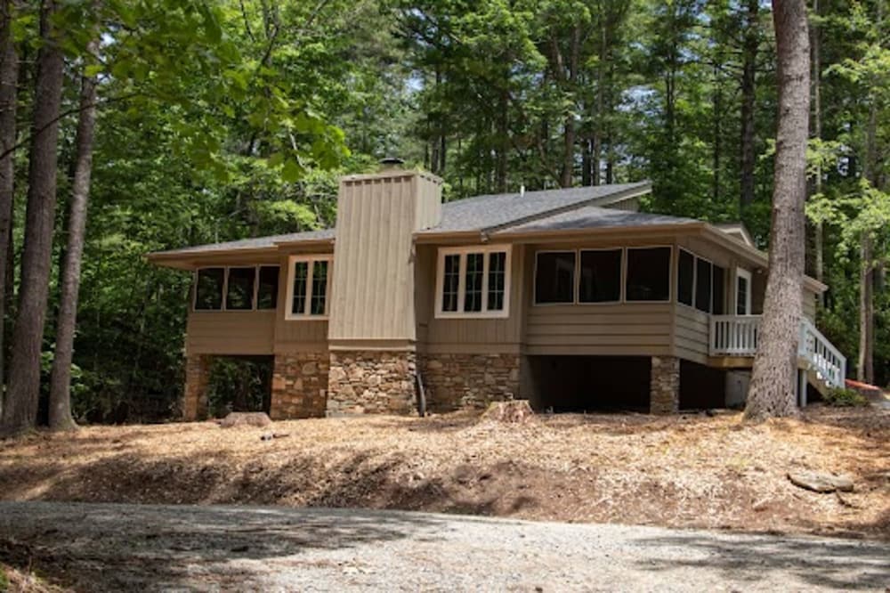 House, 4 Bedrooms, Mountainside