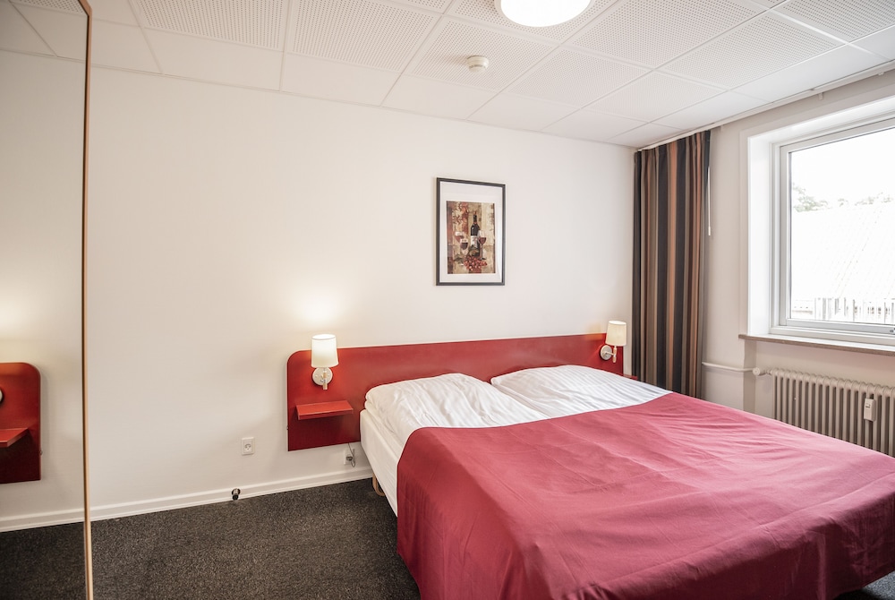 Basic Room, Annex Building