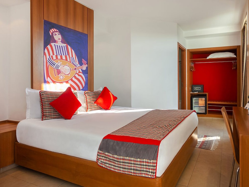 Deluxe Room - Photo 2