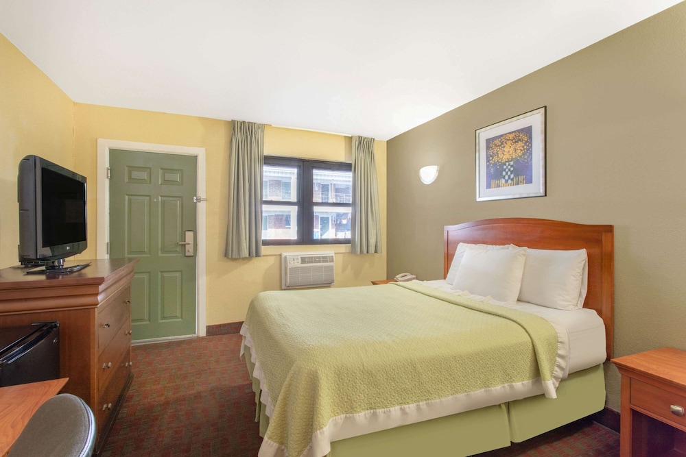 Room, 2 Double Beds, Smoking - Photo 3