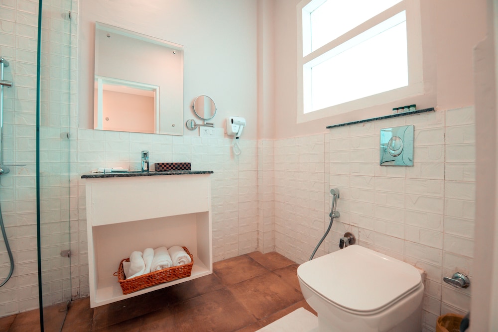Suite - Photo 10