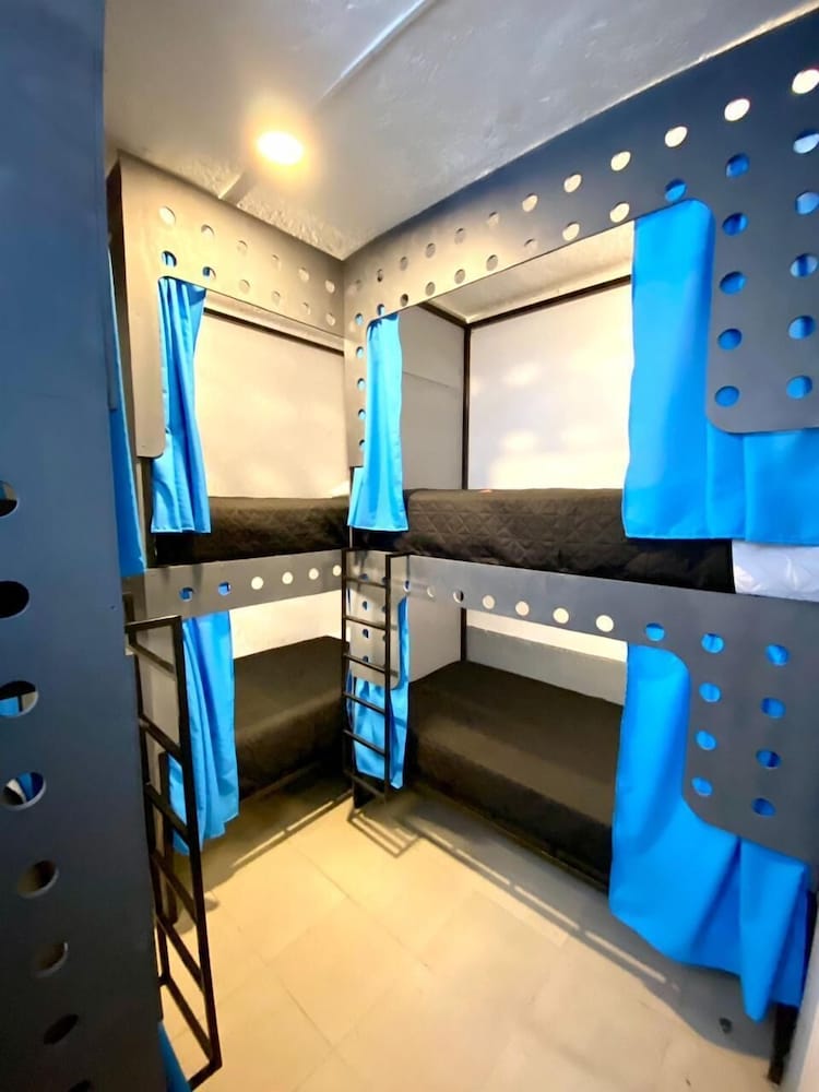 Basic Shared Dormitory, Shared Bathroom
