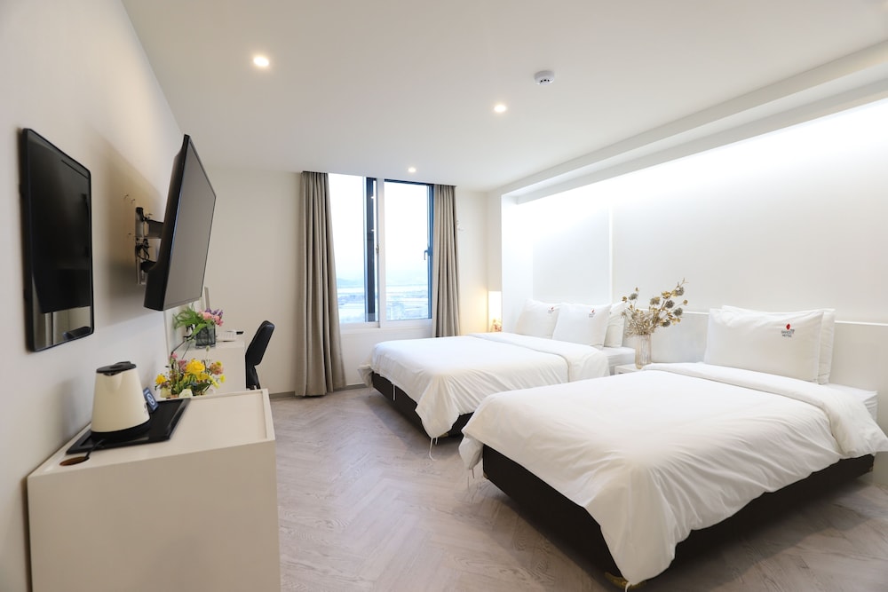 Signature River Twin Room - Photo 1