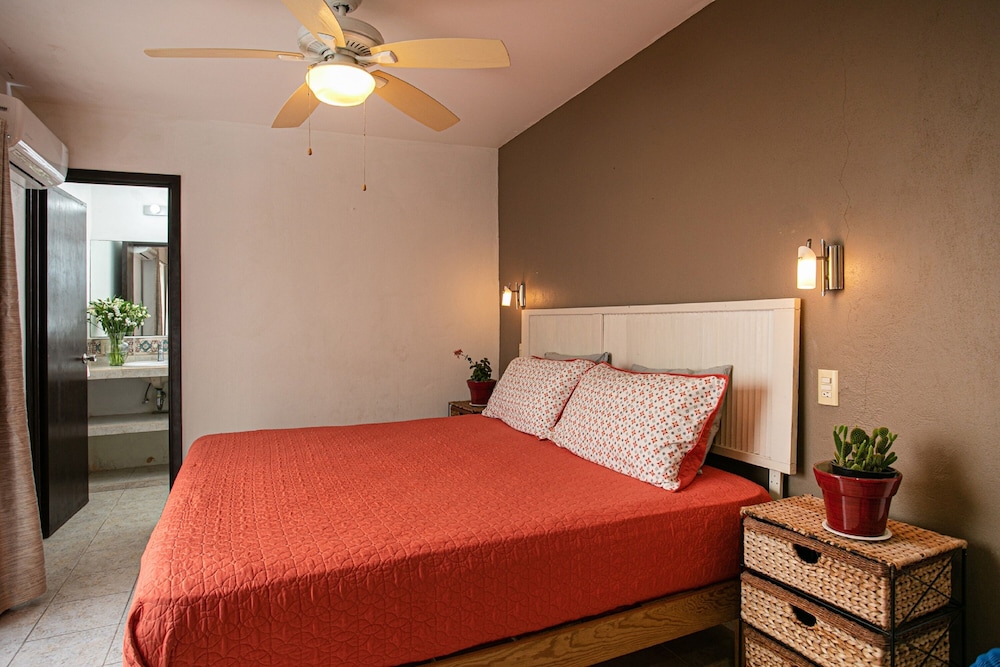 Department E: one bedroom king size bed photo 3