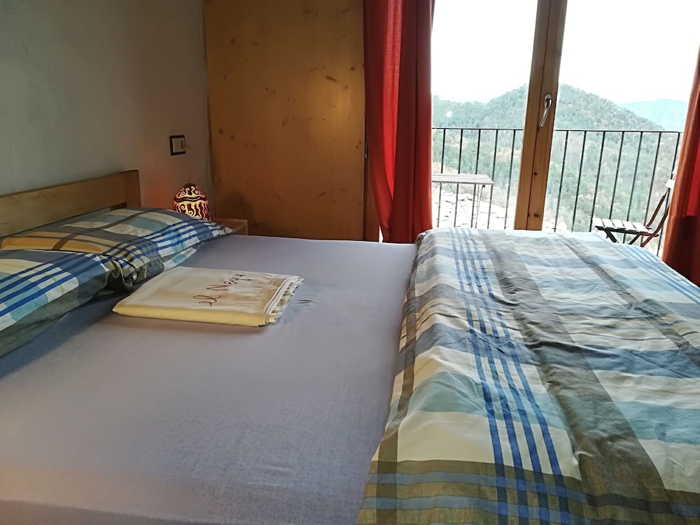 Double or Twin Room, Shared Bathroom (Balcony) photo 2
