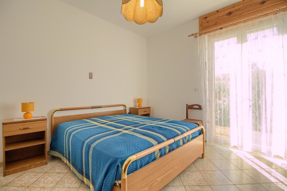 Apartment (2 Bedrooms)