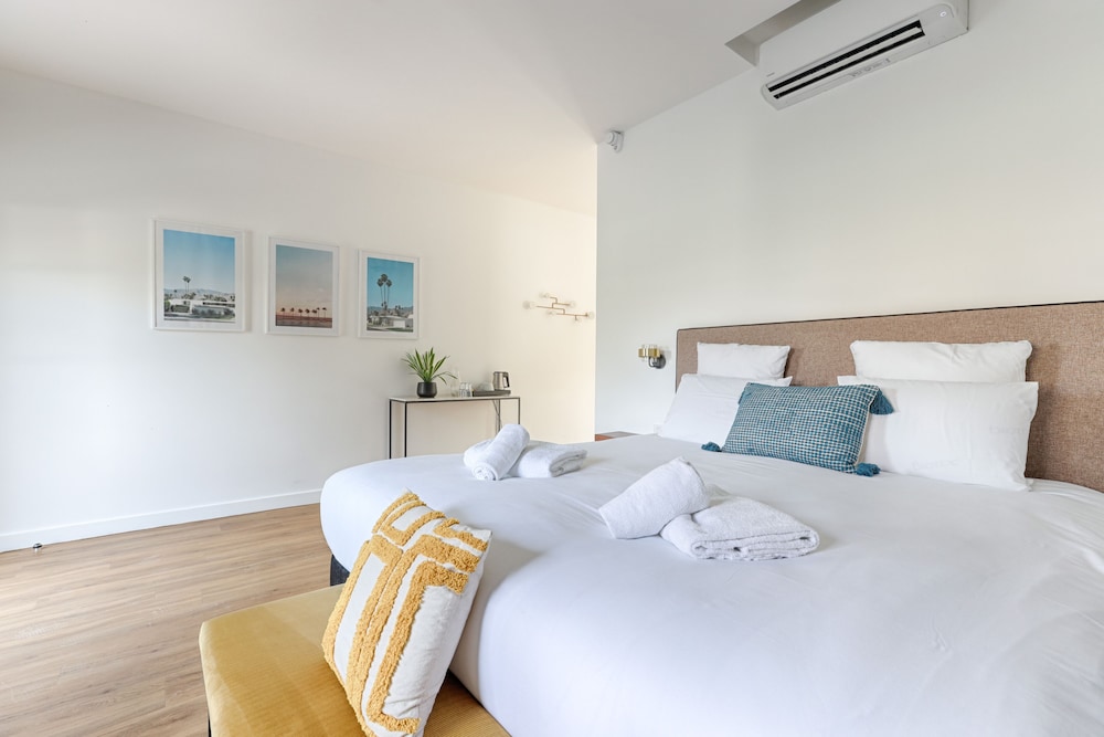 Quadruple Room - Photo 1