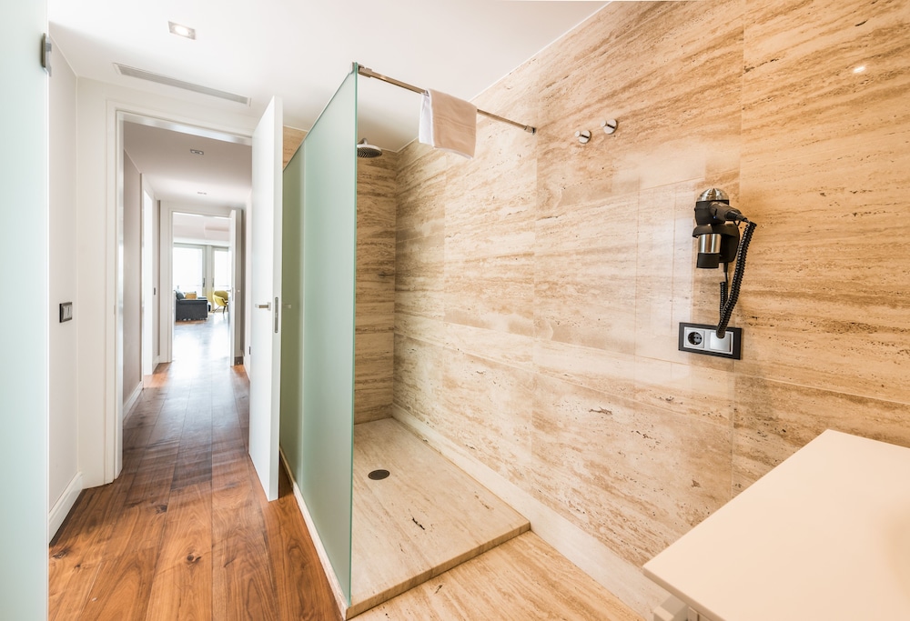 City Apartment, 2 Bedrooms, Terrace, City View photo 2