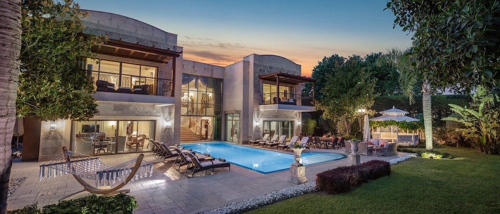 Villa Sultan Palace