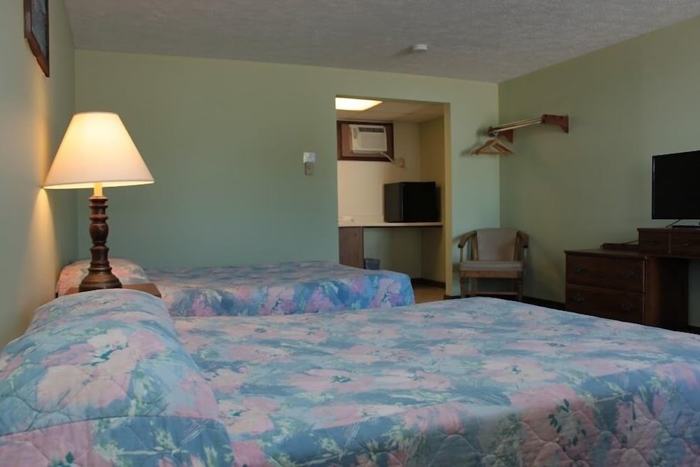 Air Conditioned Motel Room 1, 2 Double Beds, Non-Smoking photo 2