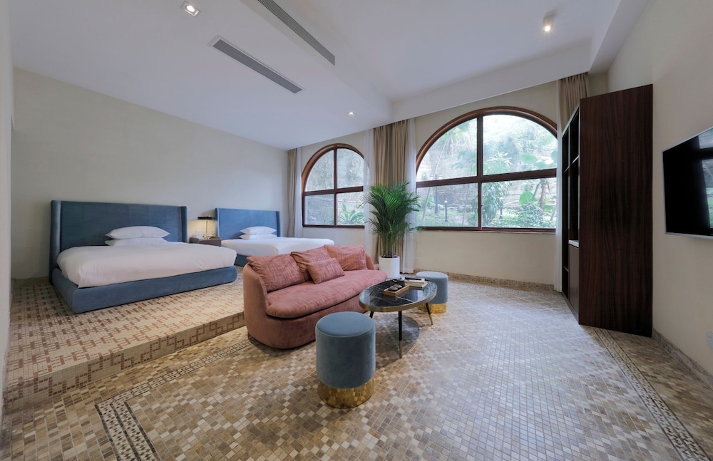 Basic Twin Room, Courtyard View