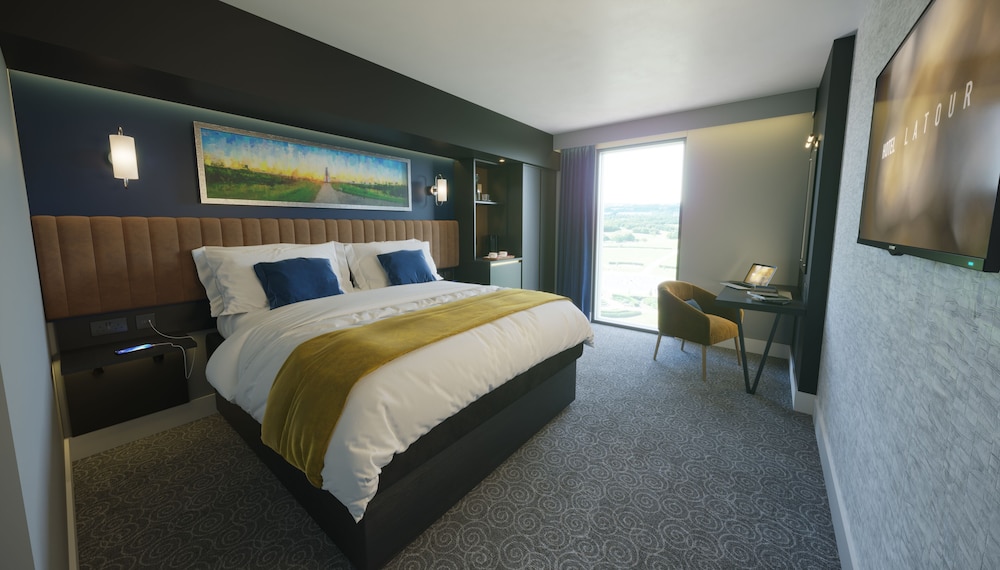 Signature Twin Room - Photo 2