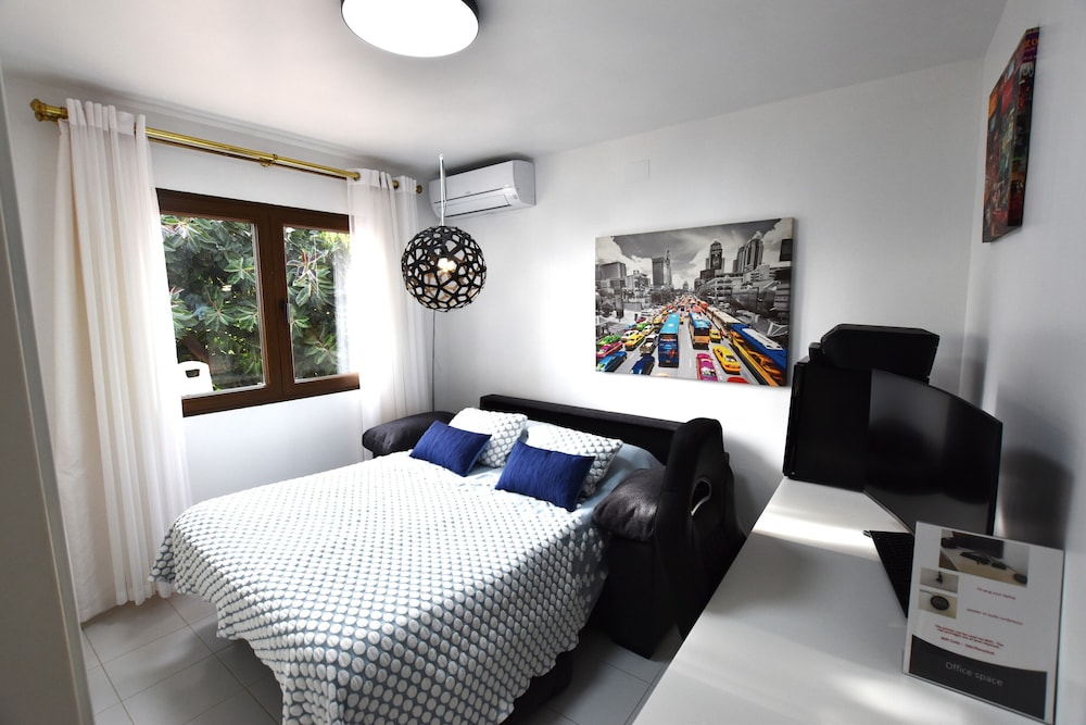 Panoramic Quadruple Room photo 2