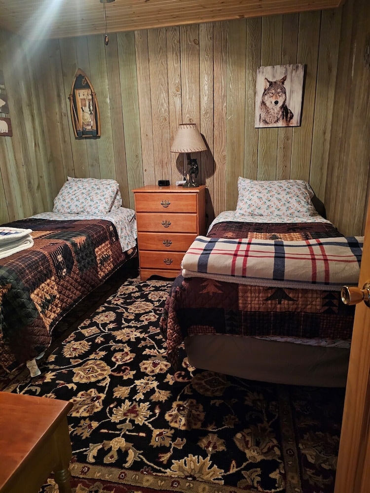 Cottage, Multiple Beds, Kitchen (Butler's Bay Cottage) photo 2