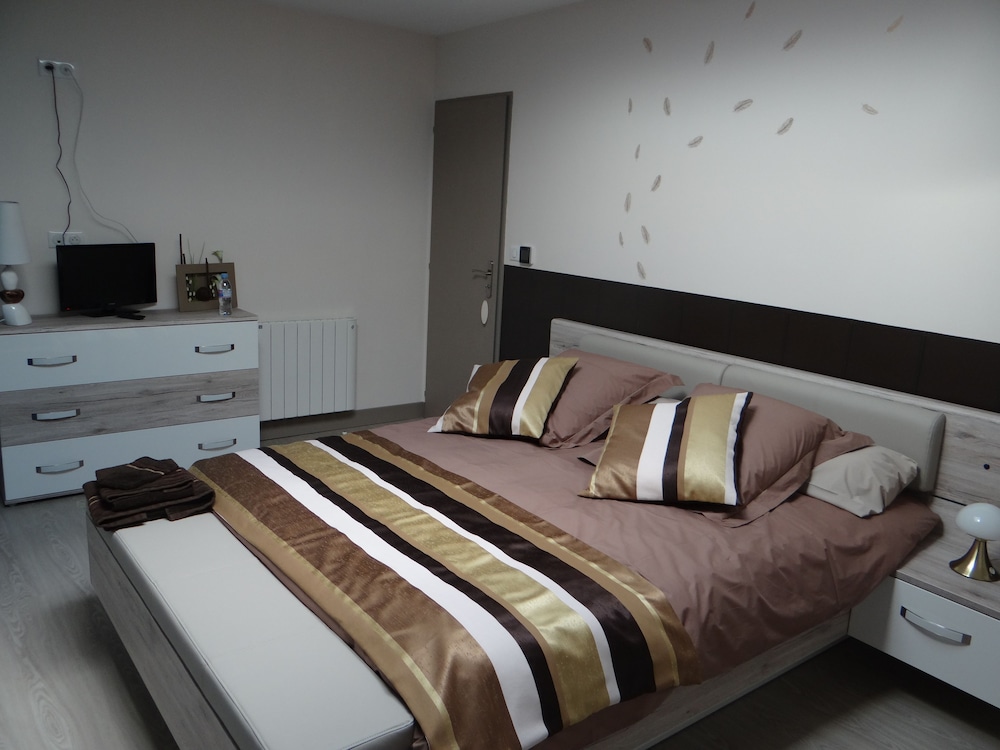 Deluxe Double Room, 1 Queen Bed, Non Smoking photo 1