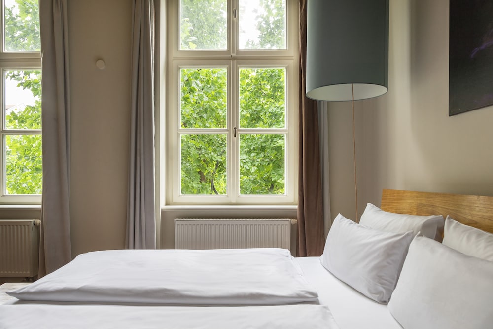 Large Studio, Kitchenette and Balcony photo 2