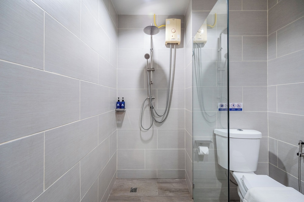 Standard Twin Room - Photo 2