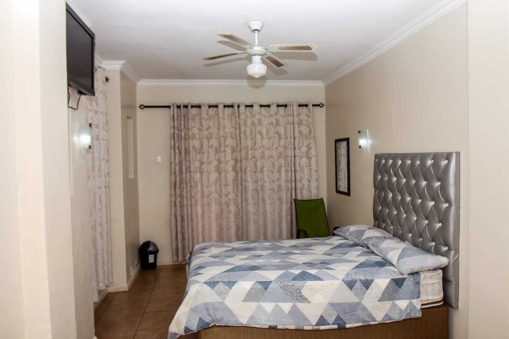 Family Room photo 1