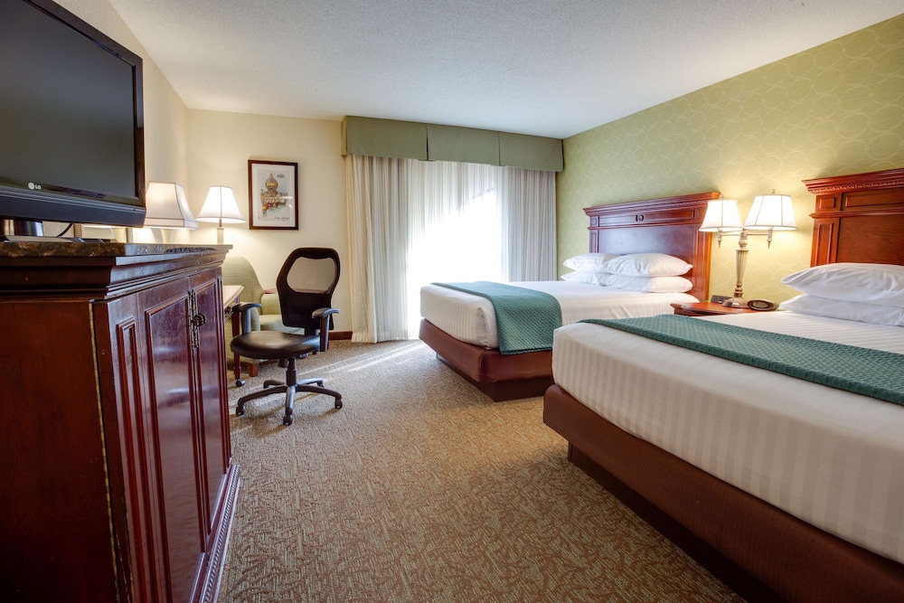 Deluxe Room, 2 Queen Beds, Refrigerator & Microwave (Upper Floor)