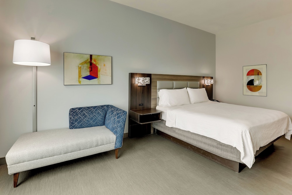 Suite, 1 Bedroom, Accessible Bathtub - Photo 3