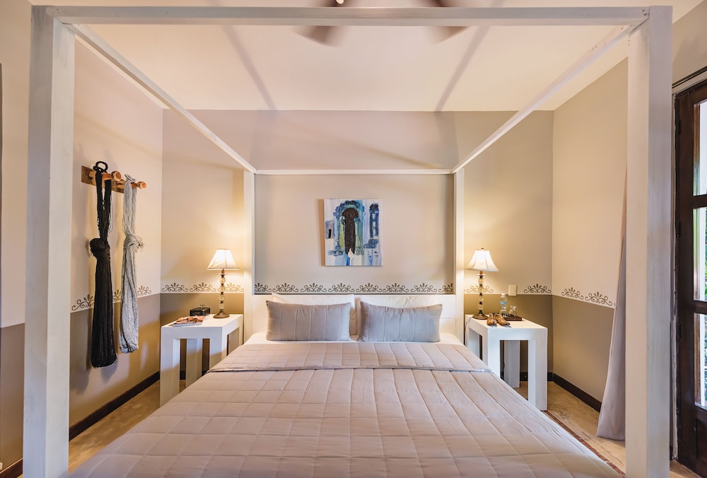 Standard Room, 1 King Bed - Photo 3
