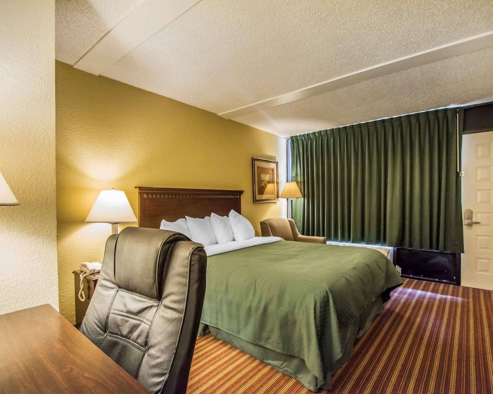 Room, 1 Queen Bed, Non Smoking - Photo 2