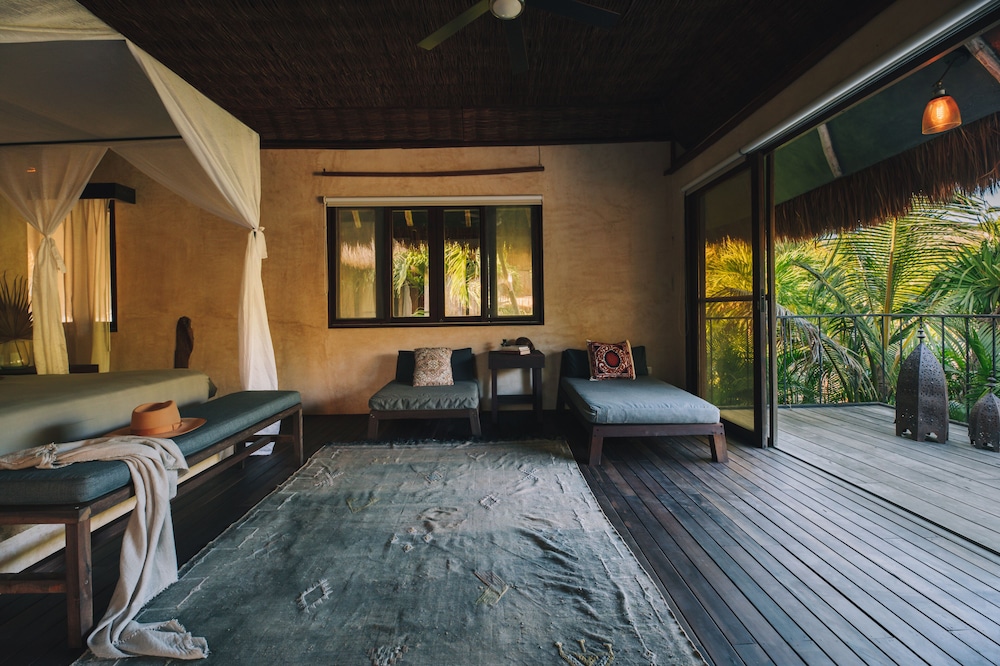 Deluxe Suite - Photo 5