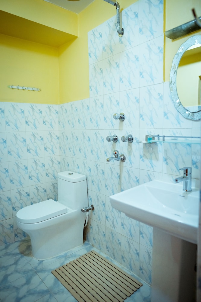 Standard Double Room - Photo 5