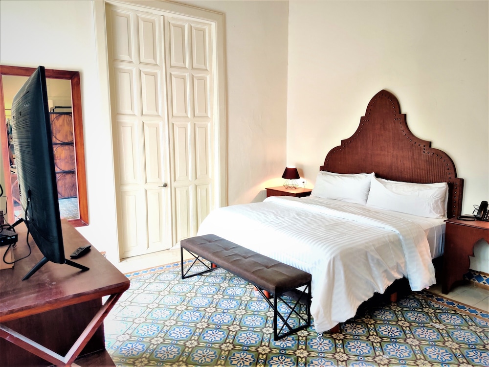 Standard Suite - Photo 4