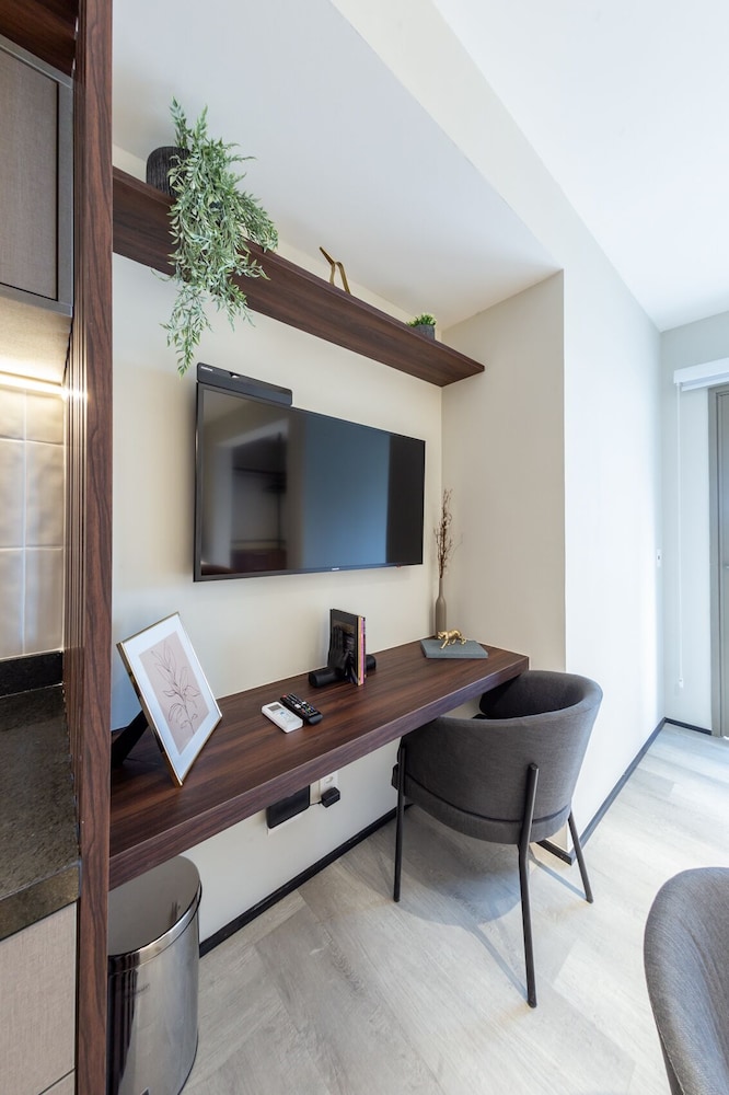 Family Studio Suite thumbnail 6
