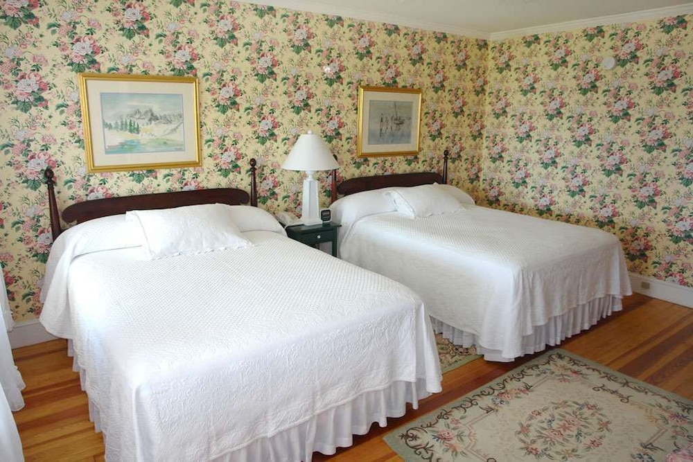 Grand Twin Room (Ocean, Two Queen) photo 1