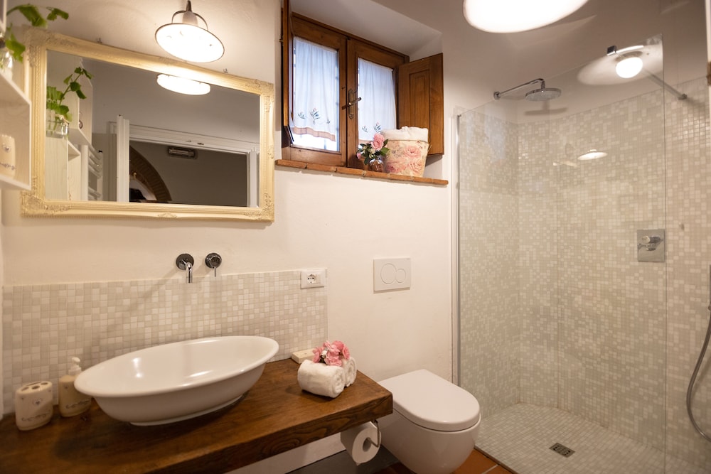Traditional Studio Suite photo 2