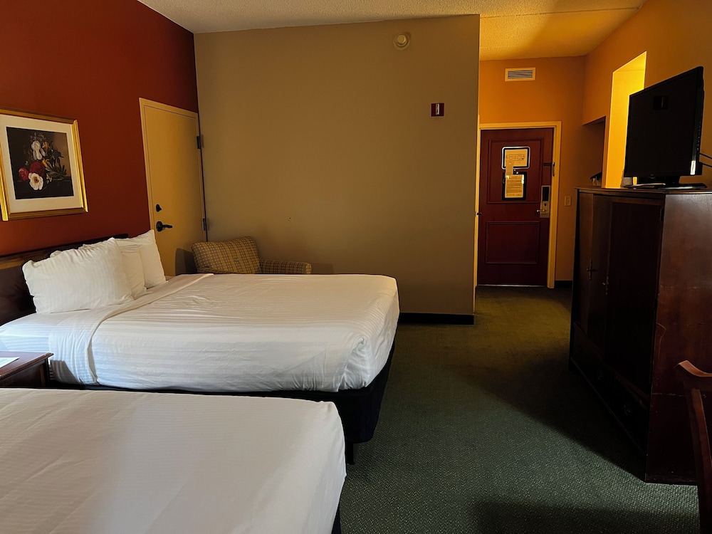 Standard Room, 2 Queen Beds - Photo 3