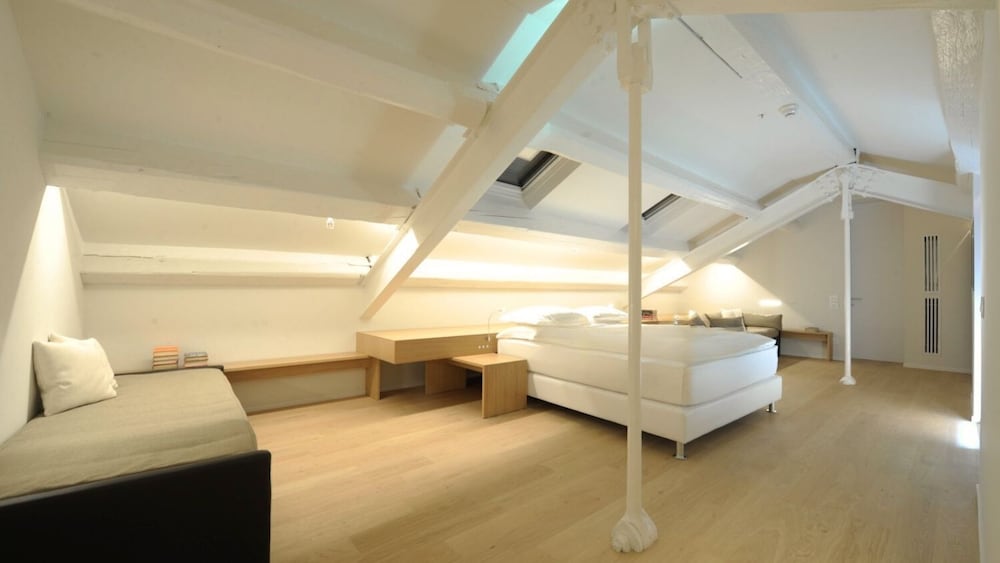 Signature Studio Suite - Photo 2