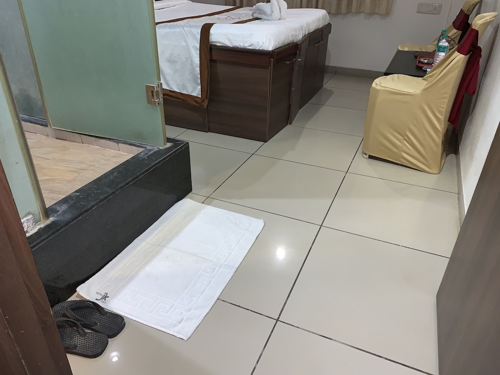 Deluxe Ac Room - Photo 4