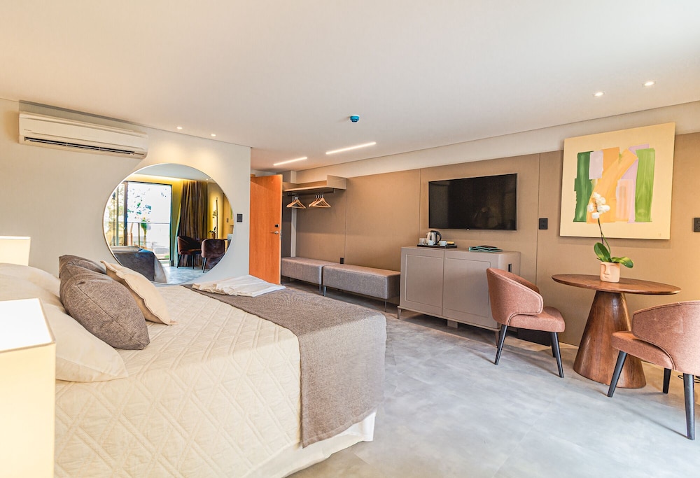 Executive Studio Suite, 2 Queen Beds, Beach View