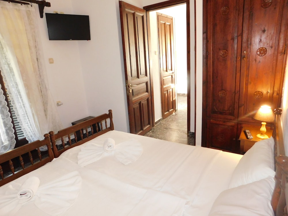 Double Or Twin Room, 2 Twin Beds (Ioni) photo 2
