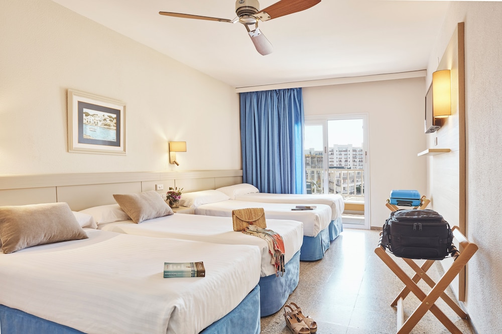 Standard Triple Room (with air conditioning) - Photo 11