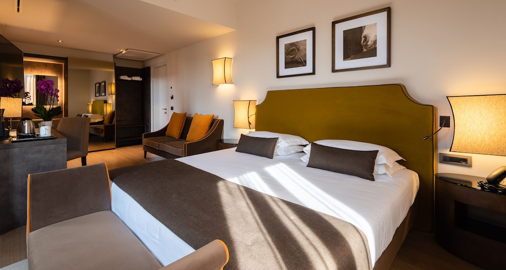 Deluxe Double Room - Photo 1